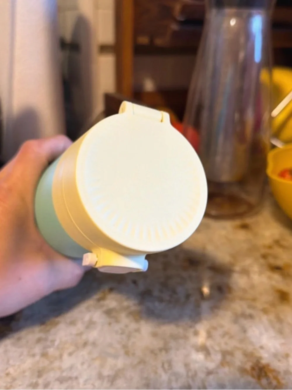 Tupperware Big t flip easy open tumbler